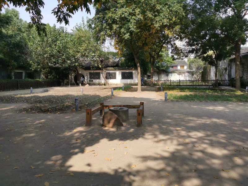 上海律師事務所來為大家淺析我國代位繼承人的局限性