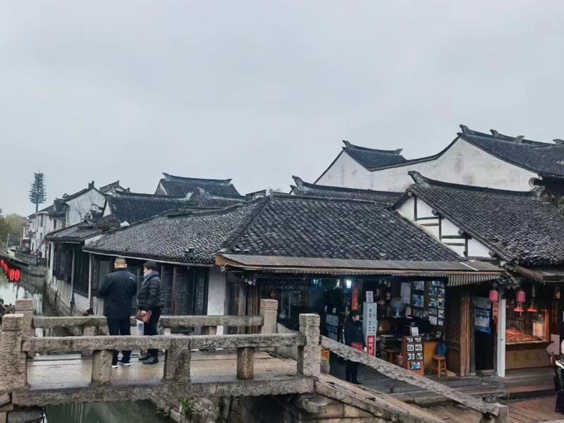 “天子”犯法與庶民同罪,上海刑事辯護律師事務(wù)所在線解答暴力取證罪