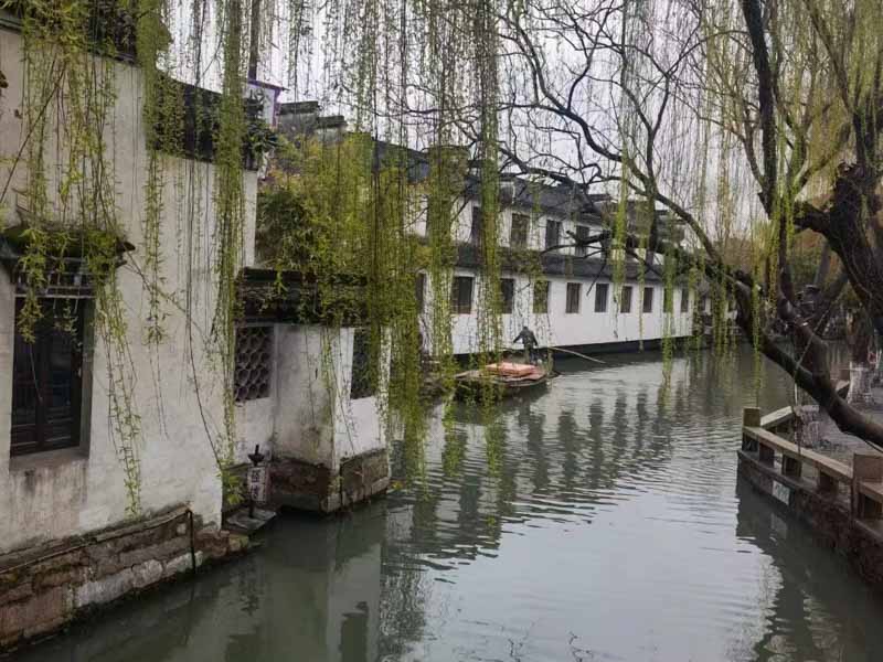 民事債務(wù)糾紛法院審理時(shí)被告不到場(chǎng)怎么辦？上海法律咨詢網(wǎng)來(lái)回答