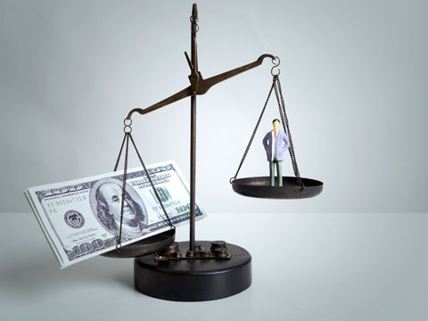 上海債務糾紛請律師談給親人做擔保要注意？