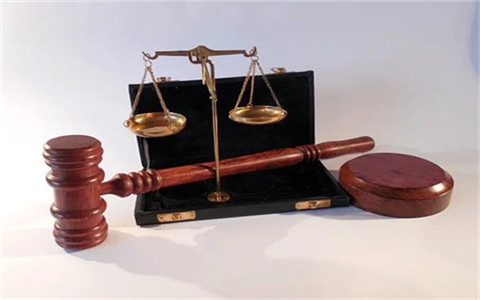 上海市刑事訴訟律師解答法律上絕對(duì)不起訴的六種情況